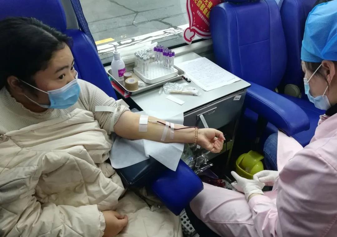 爱心献血,温暖中国,湖南万达在行动!